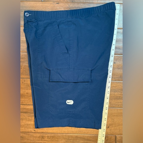 Nike Utility Cargo Shorts Men’s M Navy Nylon Vintage Style Outdoor Swim Hybrid - Picture 6 of 13